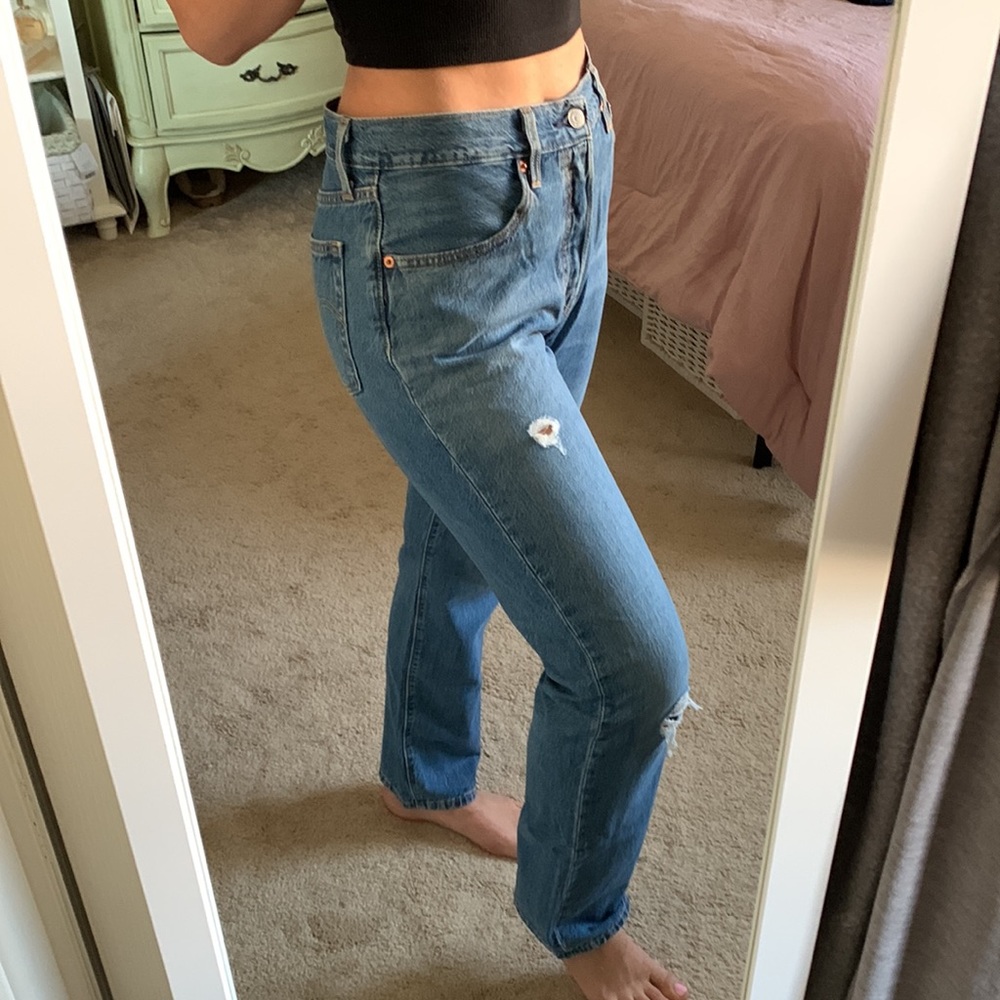 501 Levi Medium Wash Jeans